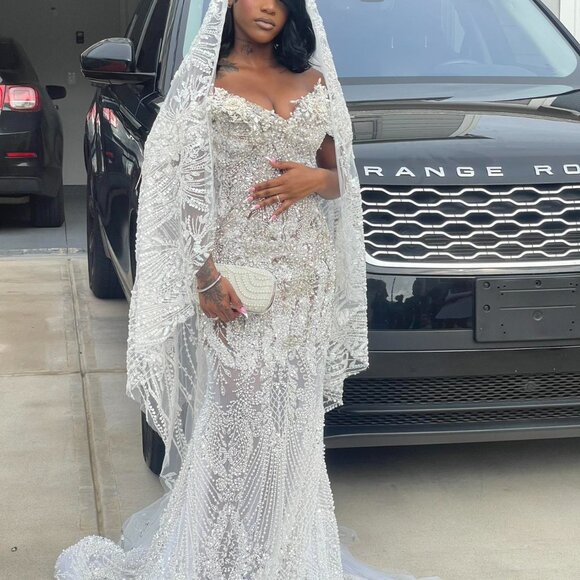 Women's White Dress - Picture 4 of 4